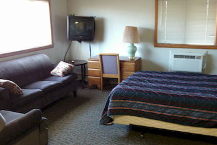 Room 10 of 12