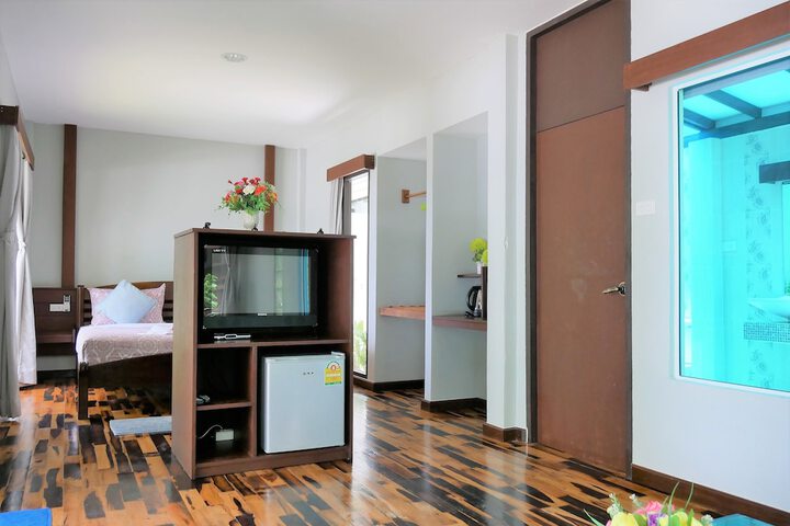 Room 8 of 22
