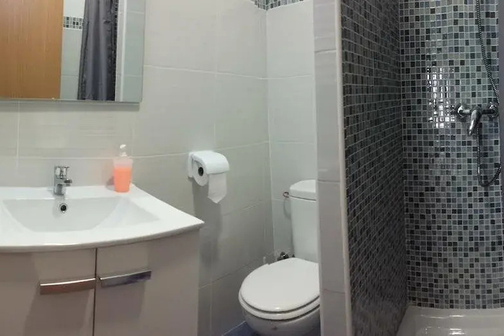 Room 8 of 13