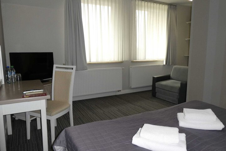 Room 12 of 75