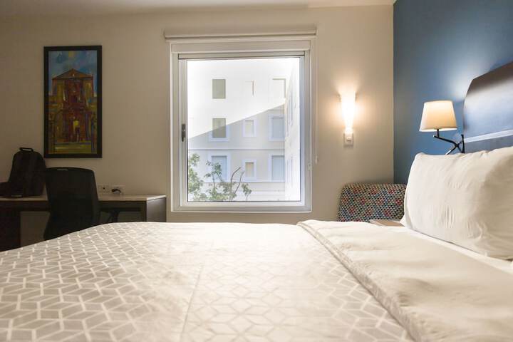 Room 11 of 60