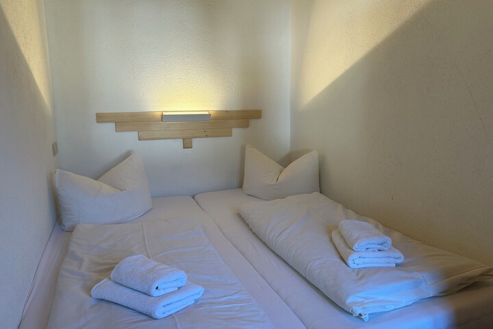 Room 21 of 114