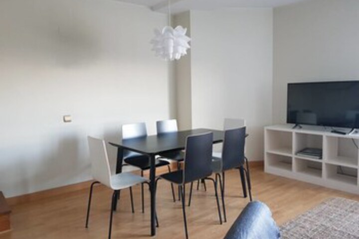 Room 11 of 28
