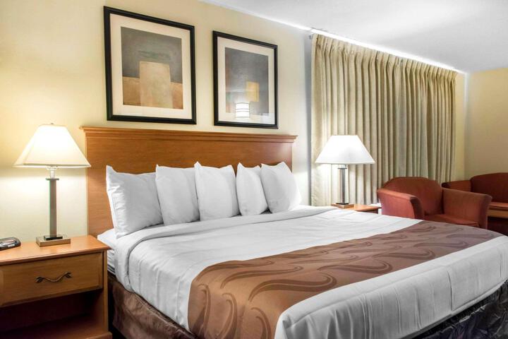 2 Double Beds Hearing Accessible Room (12 of 12)