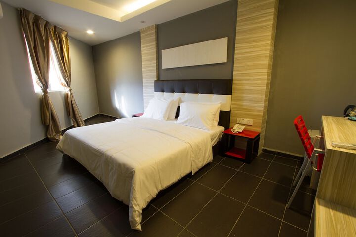 Room 7 of 15