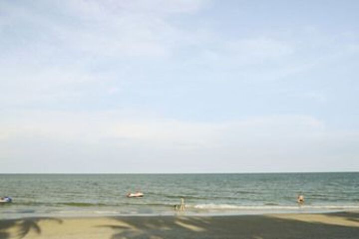 Beach 19 of 80
