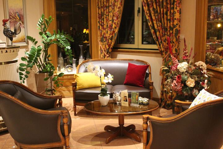 Hotel Lobby