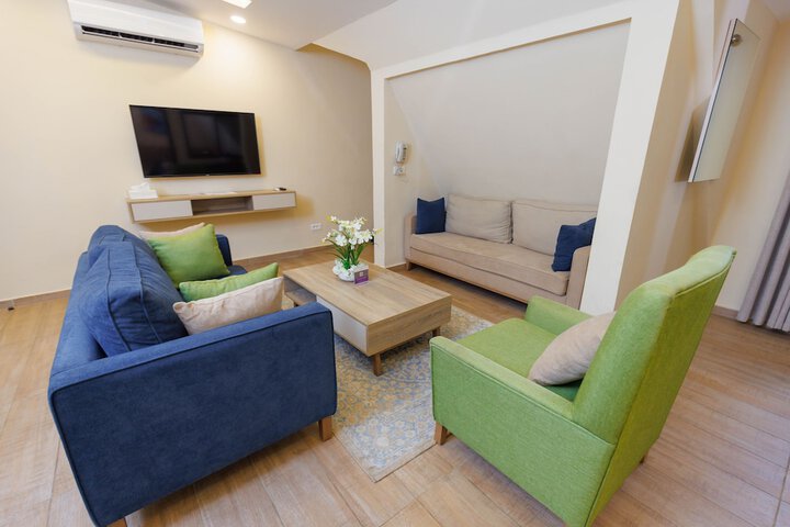 Room 40 of 79