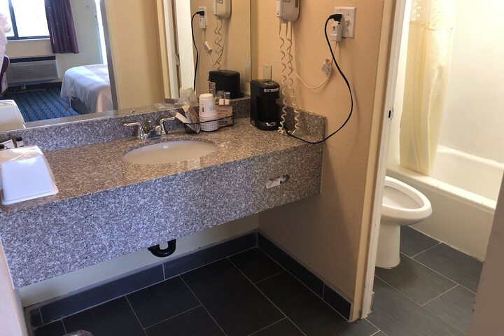 Bathroom sink
