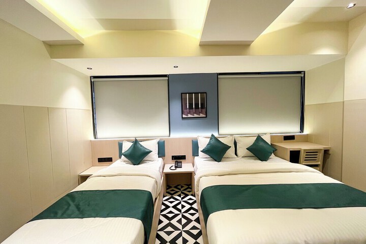 Room 35 of 48