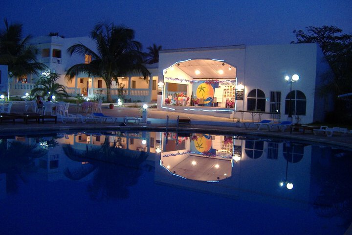 Pool Hotel