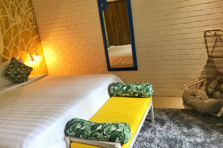 Room 10 of 61