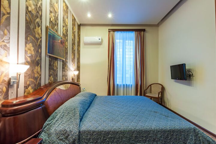 Room 17 of 57