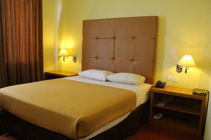 Room 5 of 25