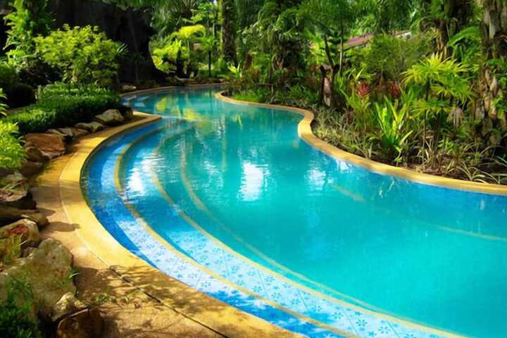 Pools & Facilities