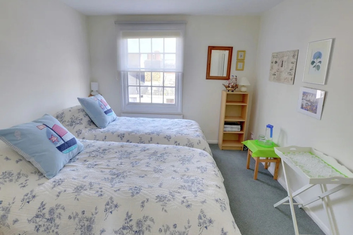 Room 3 of 11
