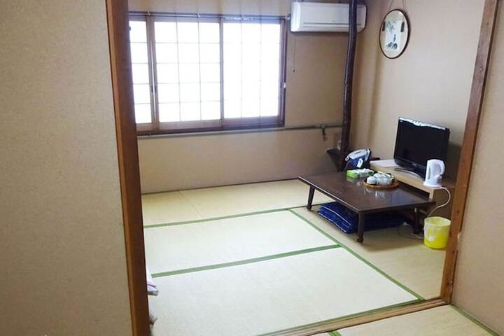 Room 18 of 66