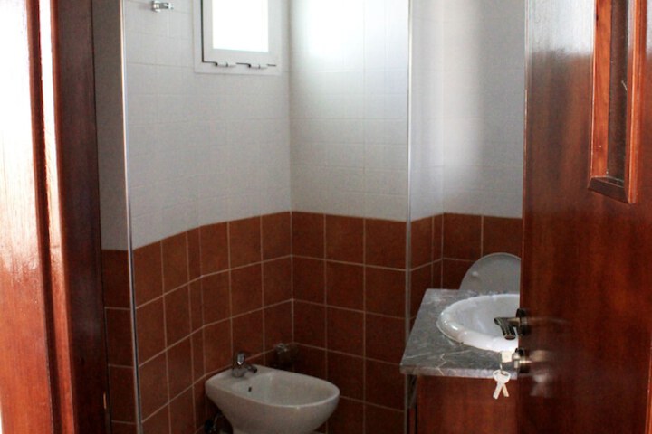 Room 30 of 65