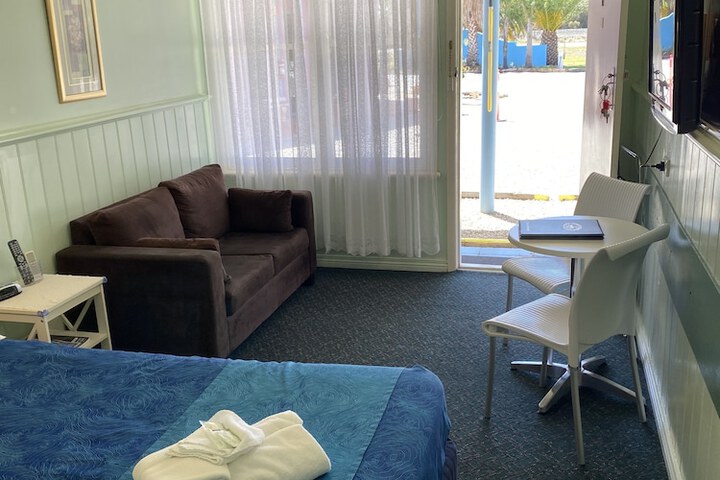 Room 14 of 48