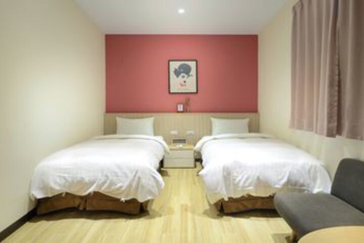 Room 15 of 37