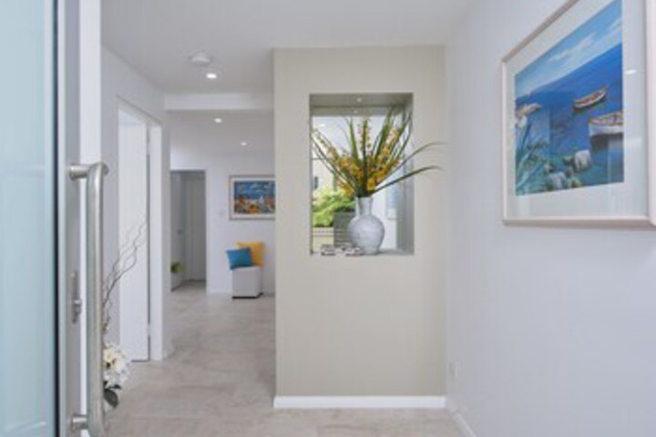 Ballroom/Hall 8 of 16