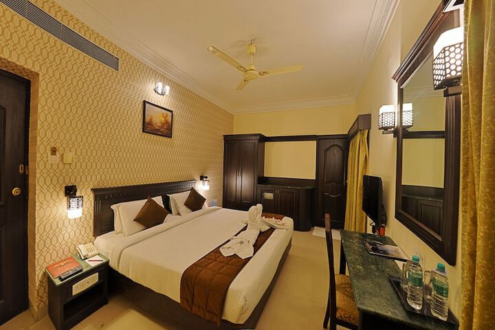 Room 3 of 48