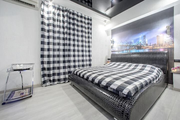 Room 16 of 42