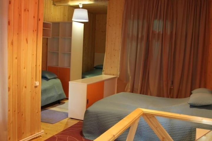 Room 16 of 79