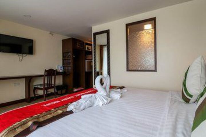 Room 35 of 83