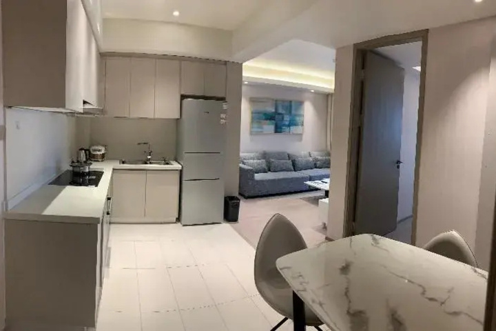Room 4 of 10