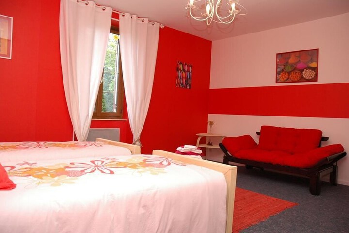 Room 2 of 34