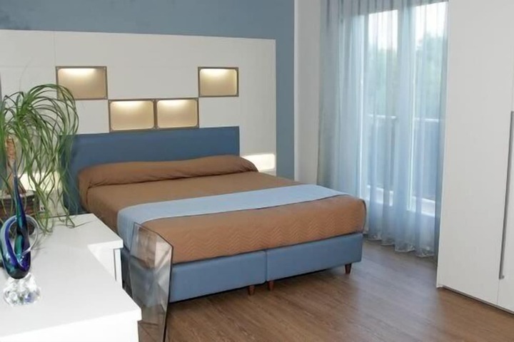 Room 3 of 23