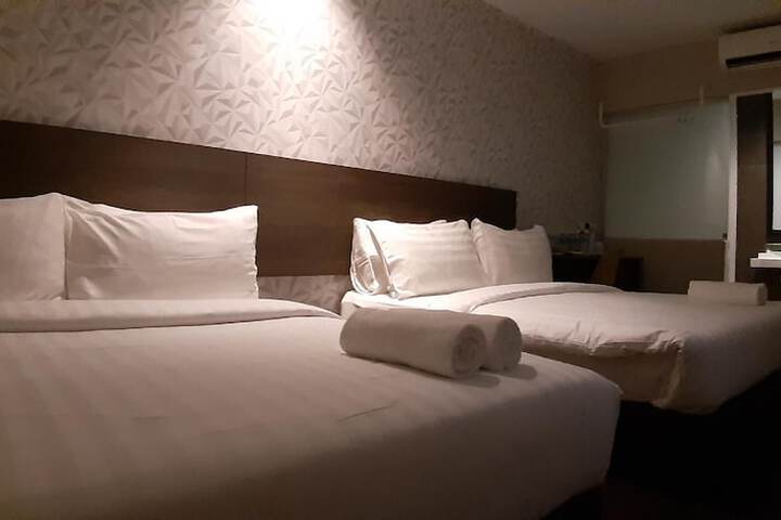 Room 52 of 138