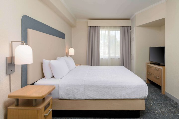 1 King Bed Studio Suite (13 of 17)