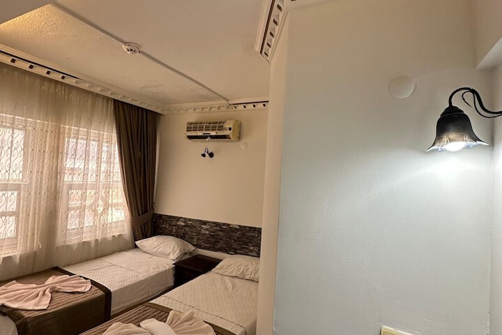 Room 12 of 46