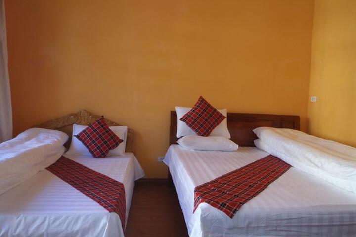 Room 1 of 5