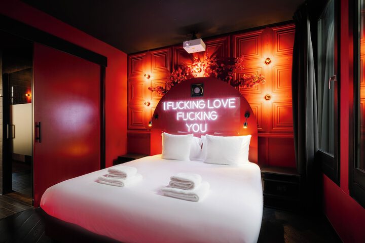 Room 15 of 46