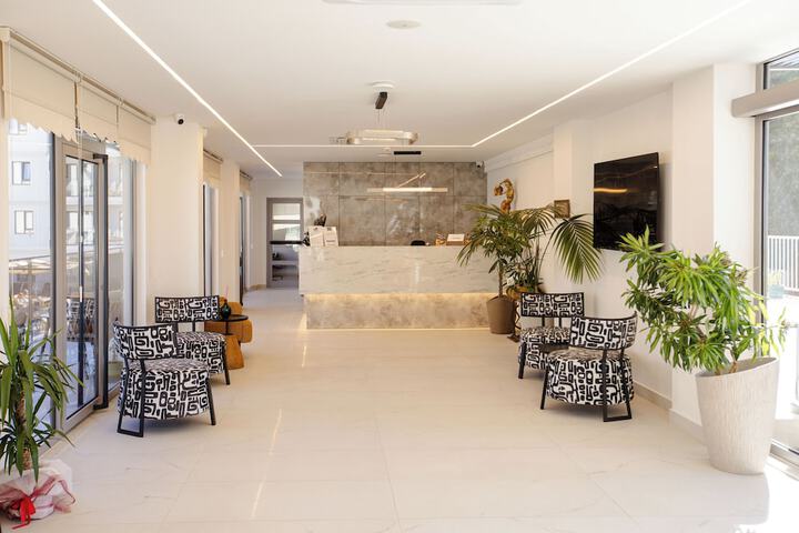 Hotel Interior 7 of 185