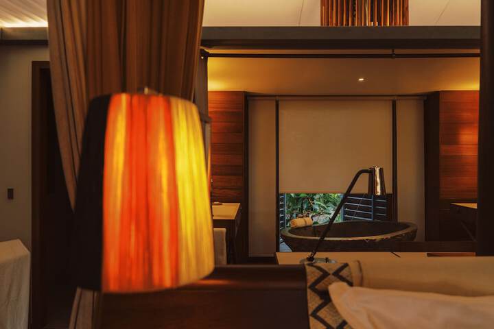 Room 28 of 65