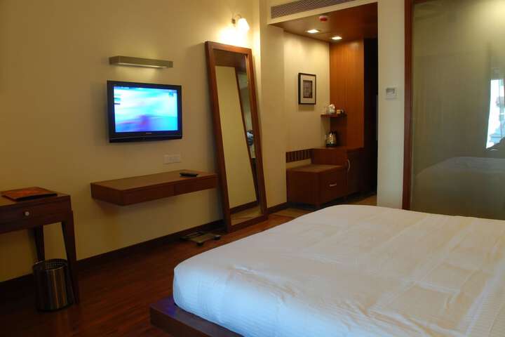 Room 7 of 48