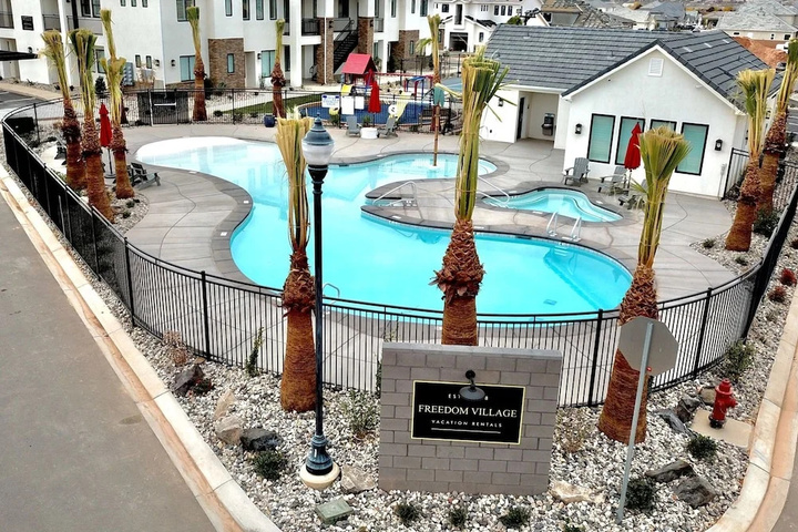 Pool 13 of 21