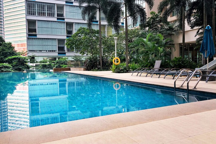 Pool 33 of 53