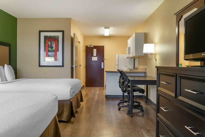 Room 8 of 14