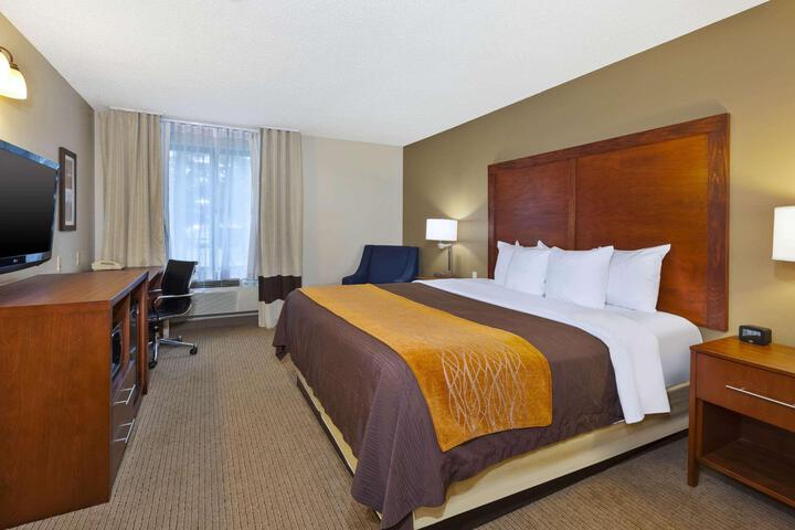 1 King Bed (7 of 19)