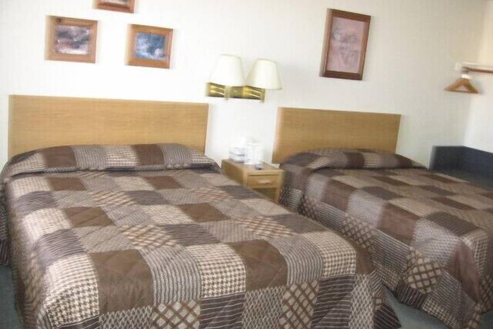 Room 2 of 8