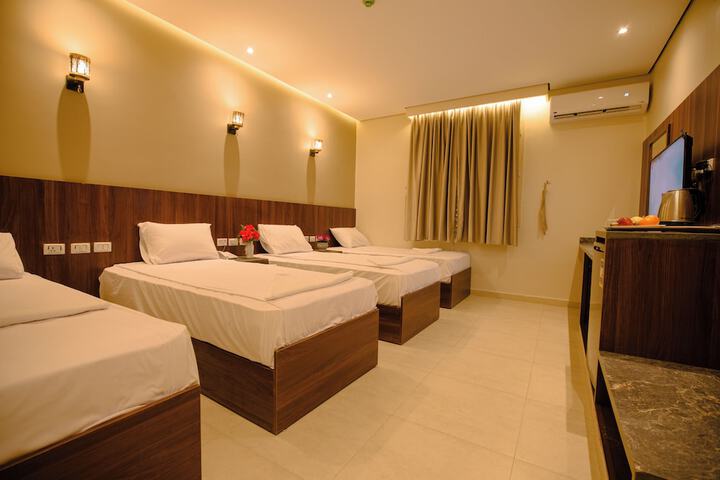 Room 12 of 110