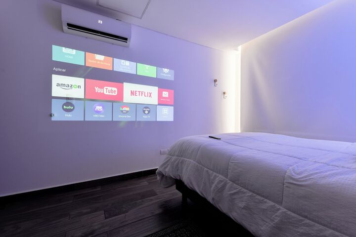 Room 44 of 270