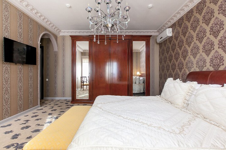 Room 17 of 64