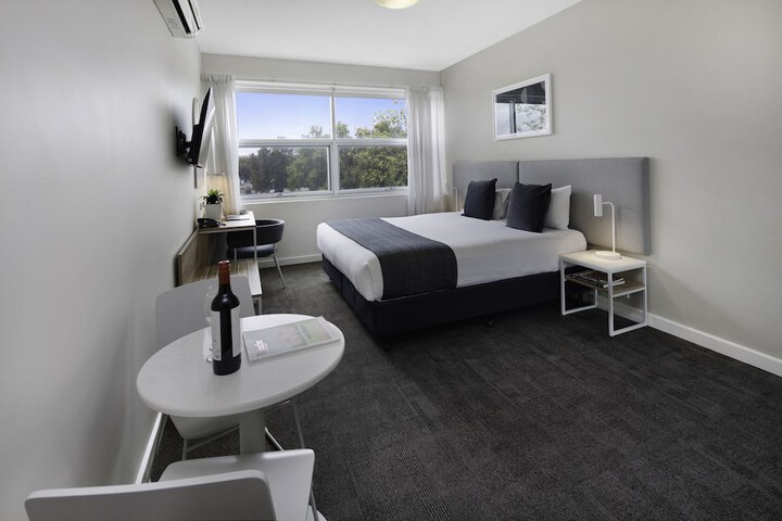 Room 6 of 40