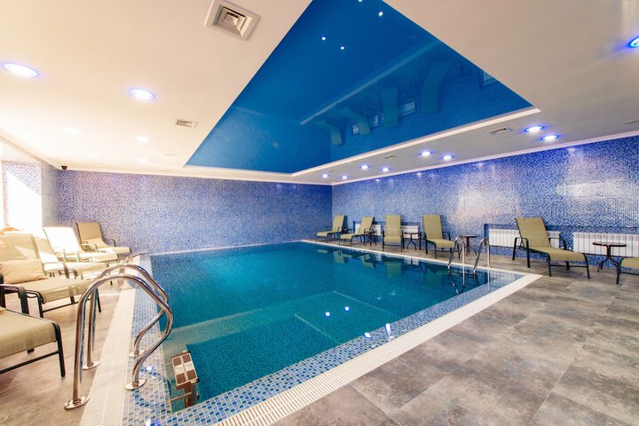 Pool 57 of 102
